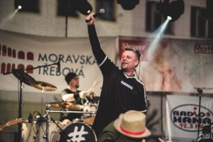 Středa, hudby vám třeba<br>Honza Křížek a jeho kapela